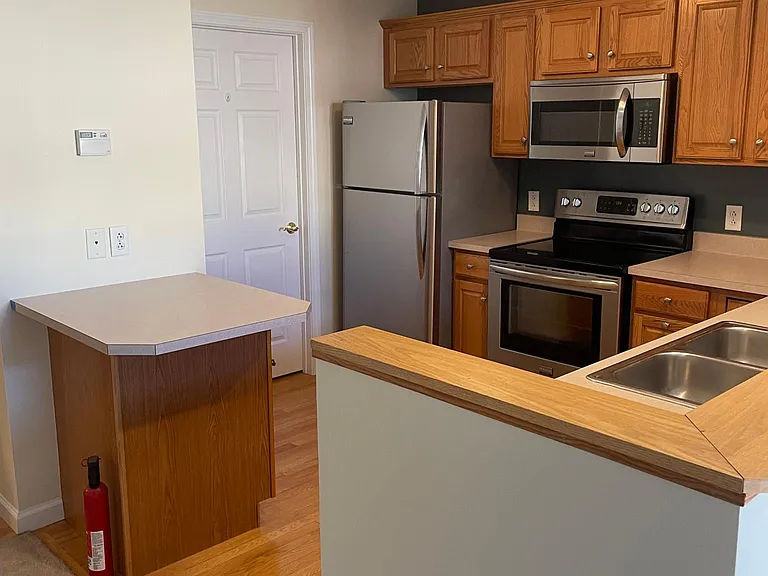 61 Pearl St #13 — Photo 4