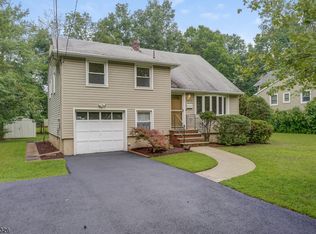 18 Tuscan Rd, Livingston, NJ 07039
