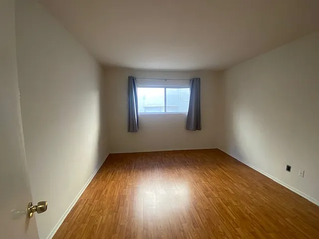 11920 Mayfield Ave #6 — Photo 4