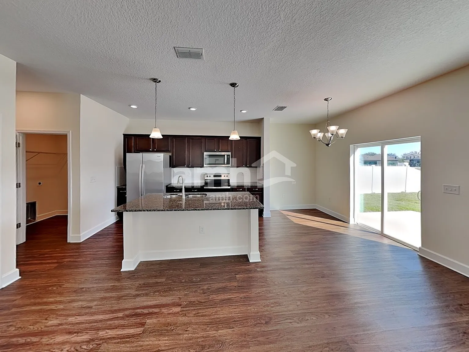 4 bed, 2.5 bath, 1890 sqft, $2,495 — Photo 4