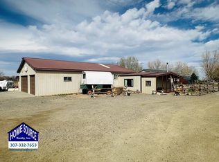 865 Paradise Valley Rd, Riverton, WY 82501