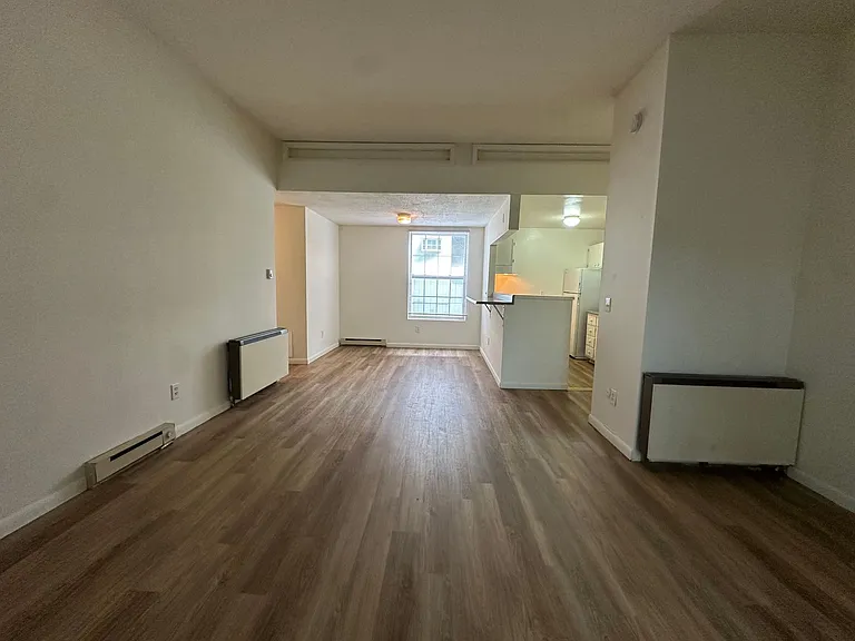 University Park Apartments near Cornell University — Photo 639