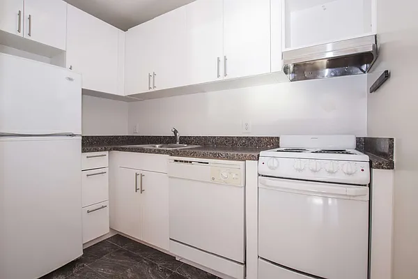 Rented by Avenues Real Estate | media 8