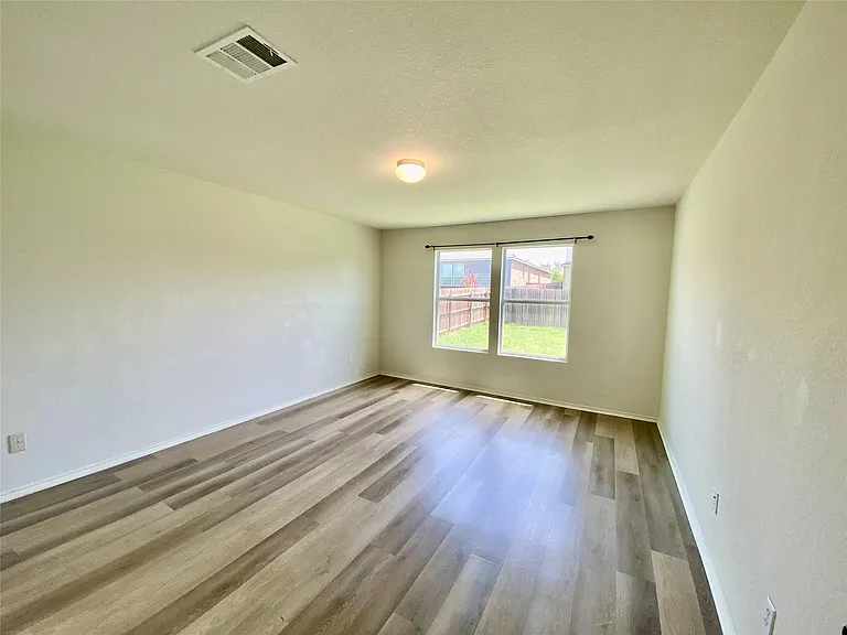 108 King Elder Ln — Photo 4