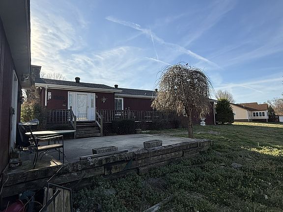 5th image of 353 Golf Club Rd