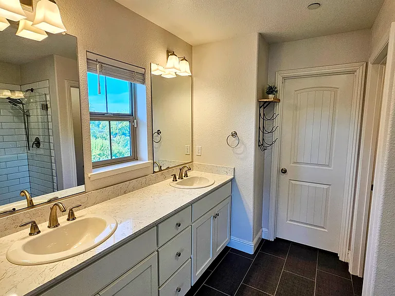 1250 Detroit Ave #1 — Photo 3