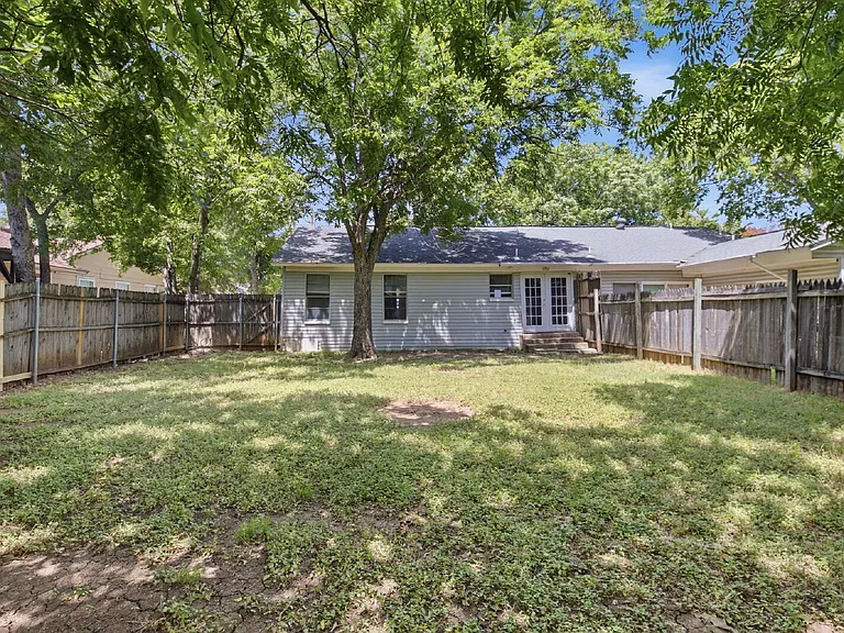 308 N Roe St #B — Photo 19