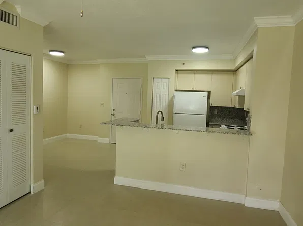 11050 SW 196th St APT 103, Miami, FL 33157