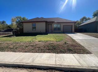 501 S 5th St, Bonham, TX 75418