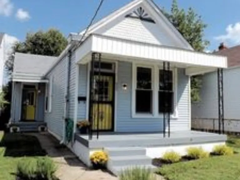 907 Lydia St — Photo 4