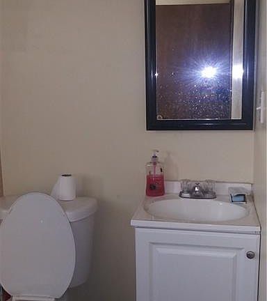 5th image of 3205 Bailey Ave