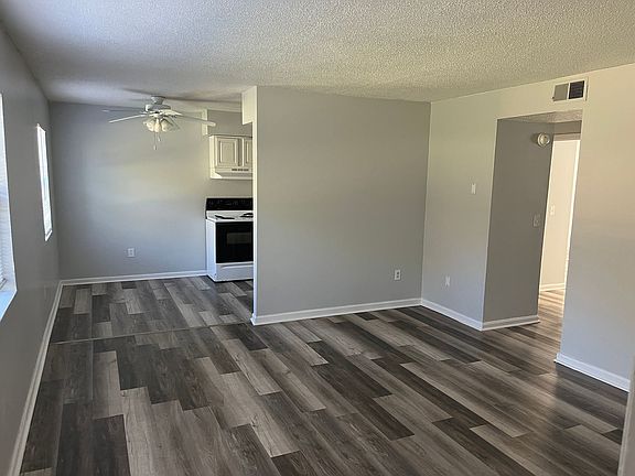 2nd image of 102 Navaho Ct #1W