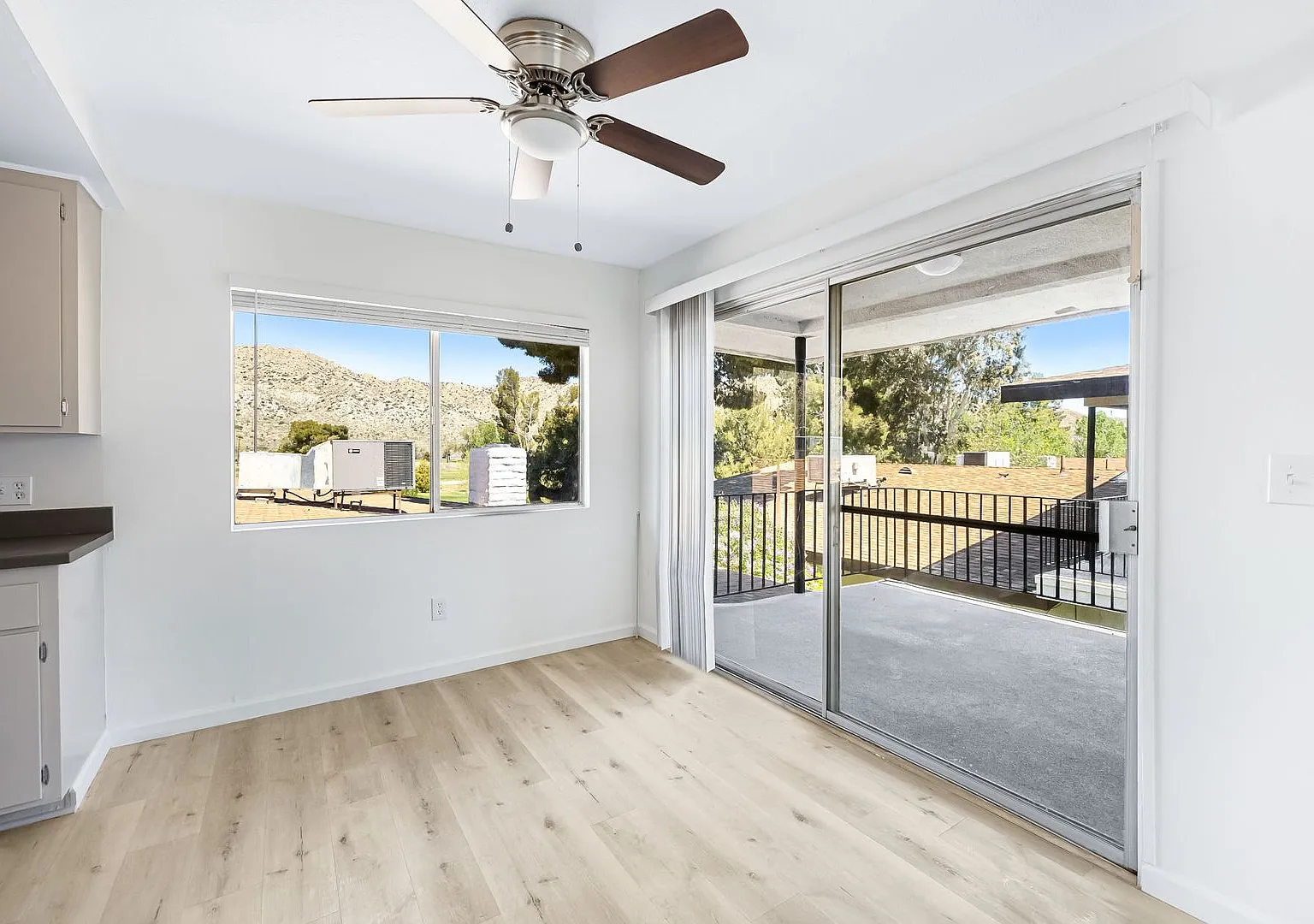 Spacious Upstairs 1-Bedroom | Golf Course Views | $500 Deposit O.A.C. — Photo 4