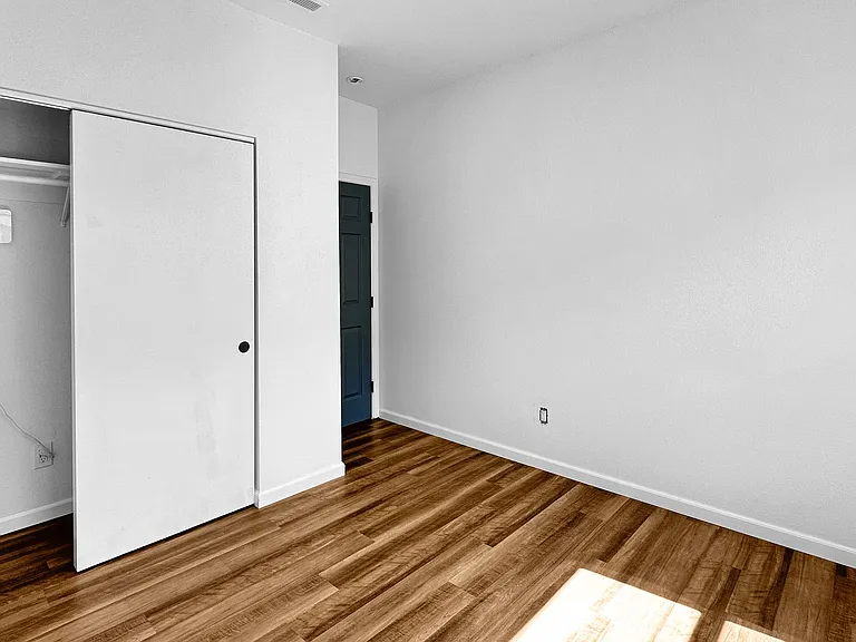 1717 Chase St — Photo 20