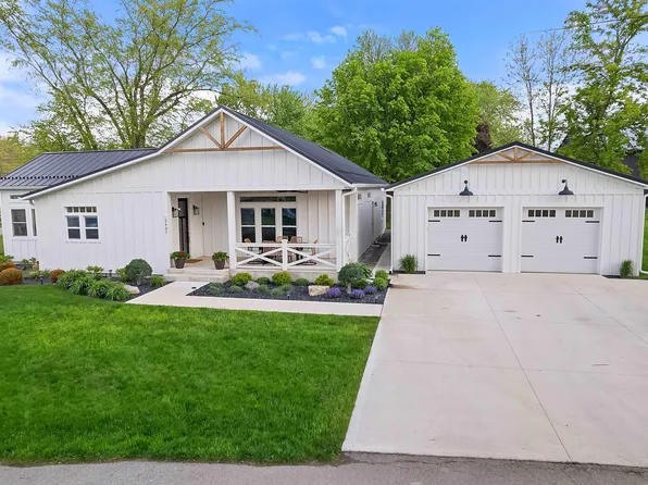 2607 Wolfs Point Dr, Rochester, IN 46975