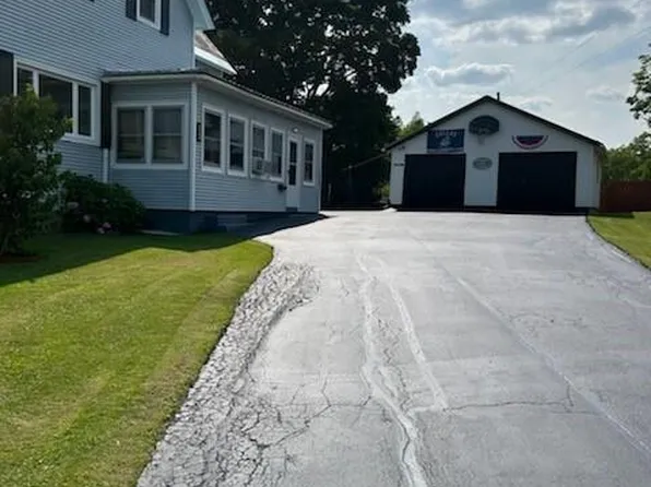 13 Wayne Avenue, Ticonderoga, NY 12883