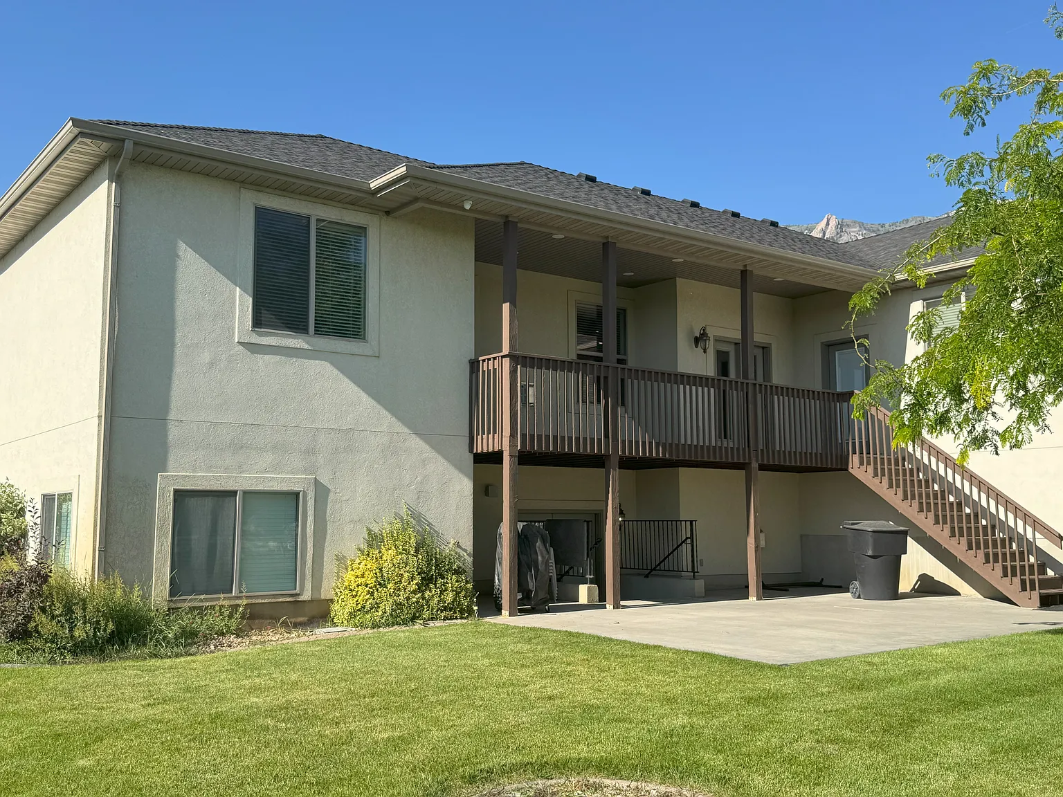 3 bed, 2.5 bath, 1850 sqft, $1,850 — Photo 2
