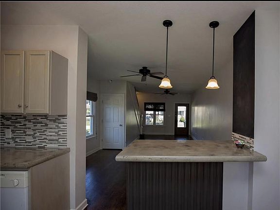 5th image of 359-361 Oxford Ave #359