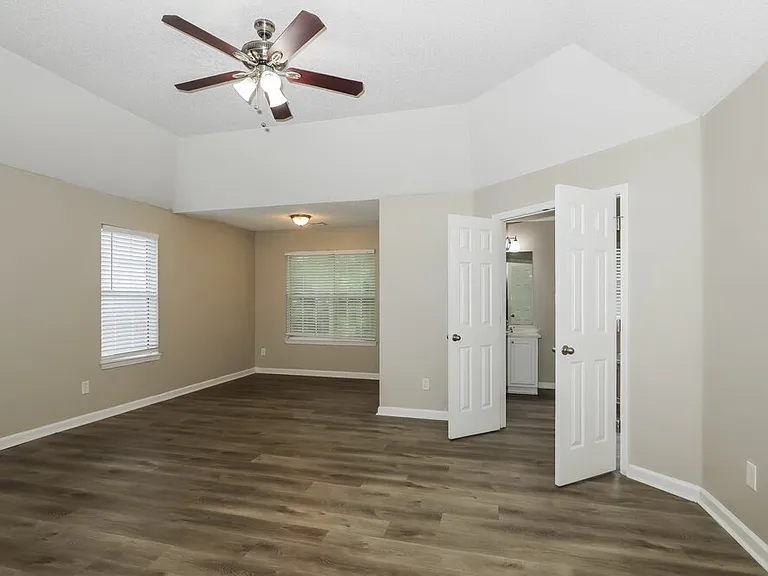 3948 English Valley Dr — Photo 11