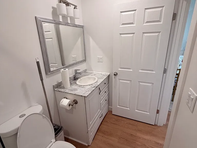 6917 Vanalden Ave — Photo 6