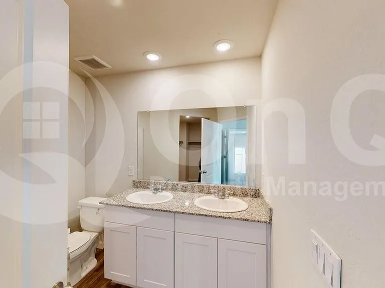 2064 E Velvet Pl — Photo 19
