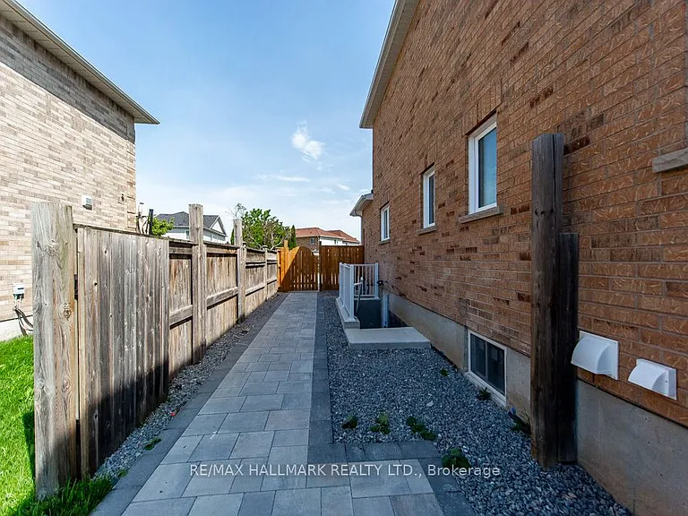 114 Medland Ave — Photo 2