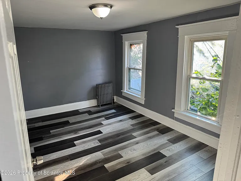 219 N Bromley Ave — Photo 15