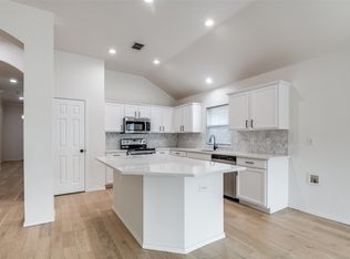 405 Hackberry Dr, Fate, TX