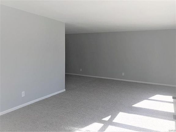3rd image of 223 Briarcliff Dr