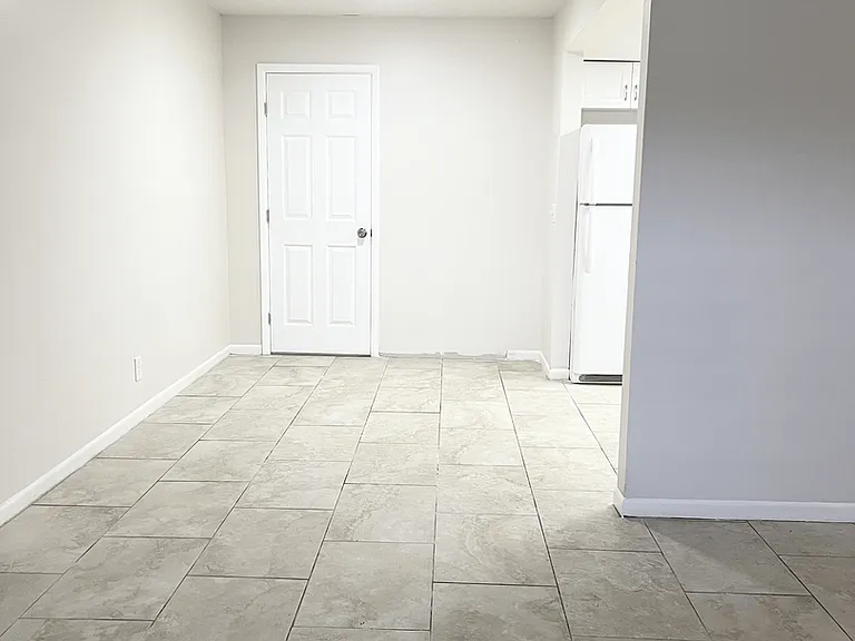 1911 N Haverhill Rd #11 — Photo 10