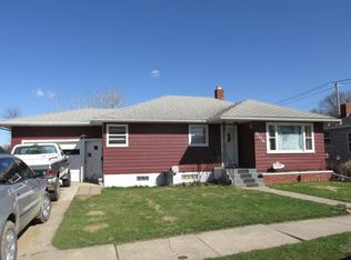 306 3rd Ave NW, Rugby, ND 58368