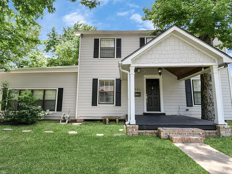 901 N Jones St — Photo 3