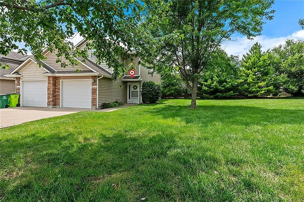 3 bed, 2.5 bath, 1486 sqft, $1,750 — Photo 2