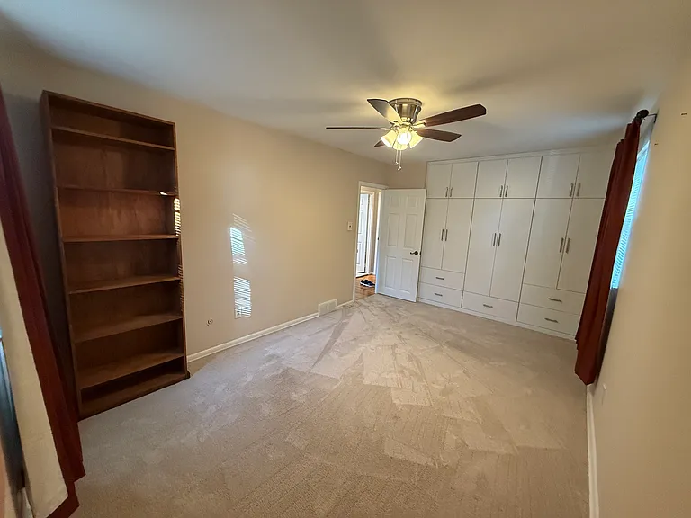 10860 Parlin Ter #1 — Photo 10