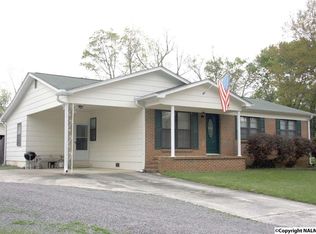 309 Hampton Rd NW, Hartselle, AL 35640