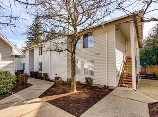 13738 NE Glisan St APT 3, Portland, OR 97230