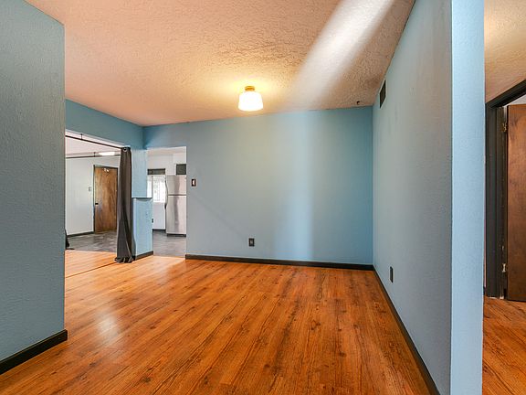 3rd image of 11725 Copper Pl NE