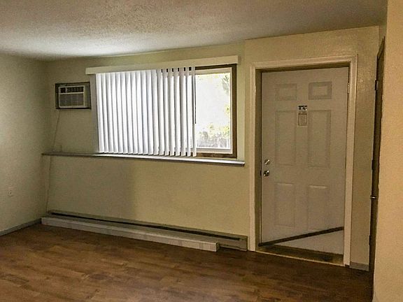 2nd image of 606 11th St S APT 3