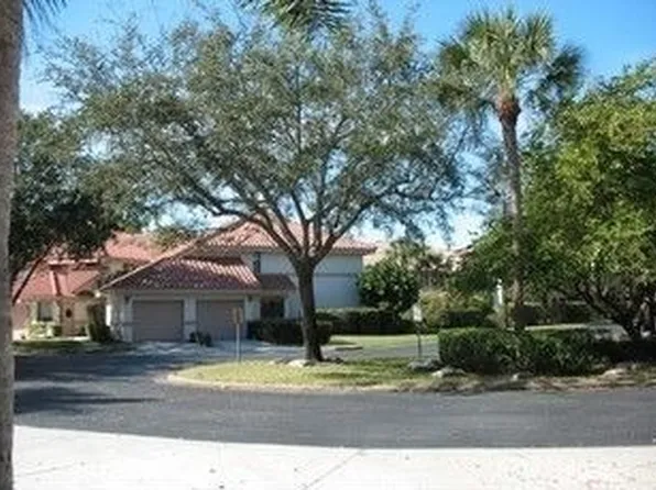 110 Bennington Dr APT 4-2, Naples, FL 34104