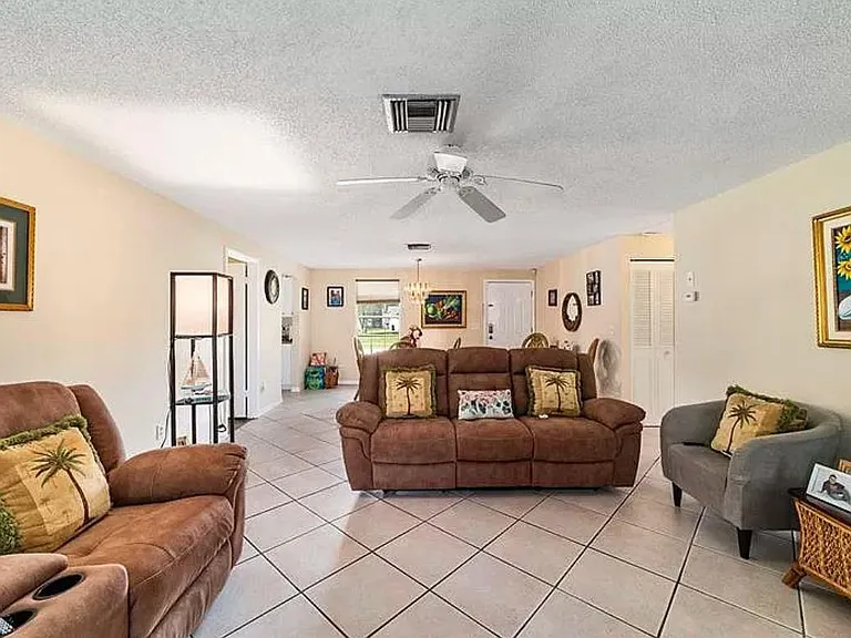 3931 SW 143rd Lane Rd — Photo 3