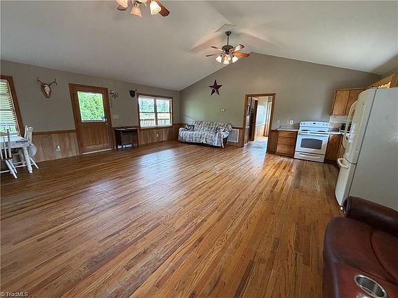 4th image of 202 Roby Fulk Rd