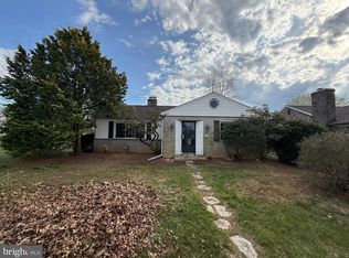 241 Clearview Rd, Hanover, PA 17331