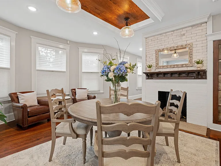 20 Hobart St #1 — Photo 1