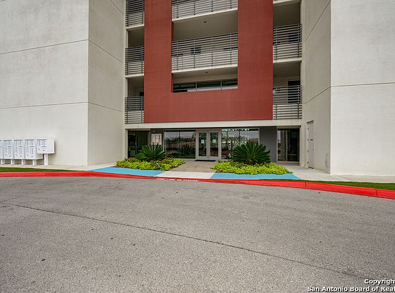 3rd image of 17902 La Cantera Pkwy Unit 112