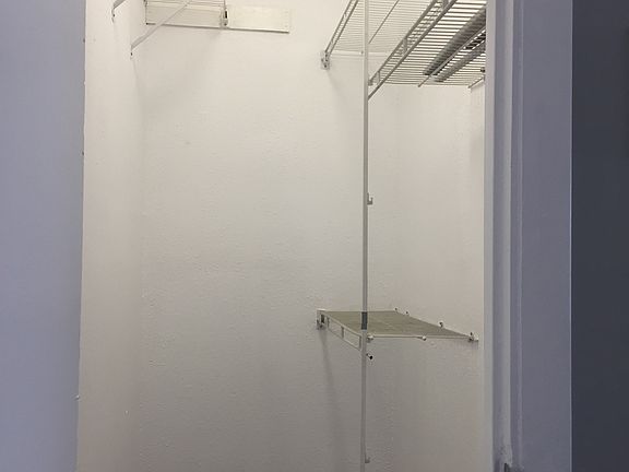 4th image of 375 Lonsdale Ave