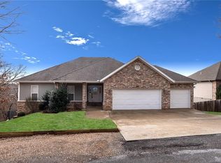 22 Guilford Dr, Bella Vista, AR 72714