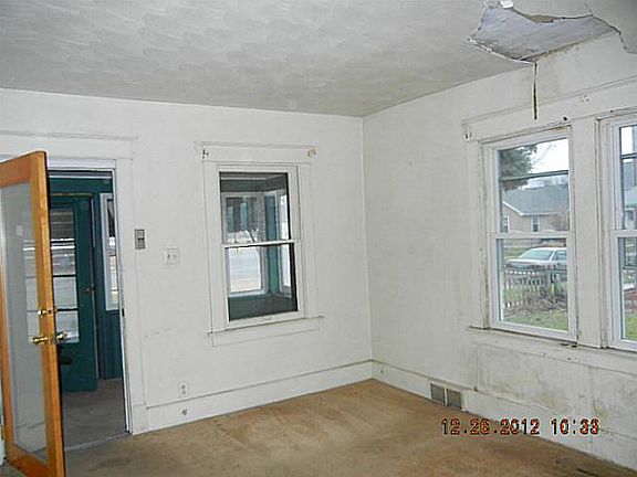 2nd image of 1206 Girard St