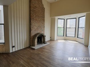 600 W Surf St APT 4, Chicago, IL 60657