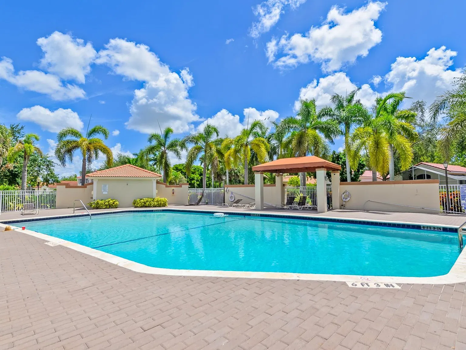 4 bed, 2.5 bath, 1582 sqft, $5,650 — Photo 3