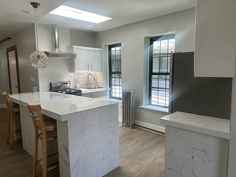 643 N Main St #2 — Photo 4